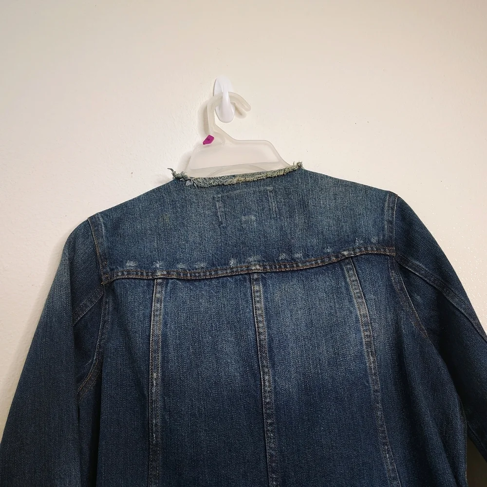 Who What Wear Denim Jacket Women’s Small Raw Hem Button Front Blue - Picture 11 of 12